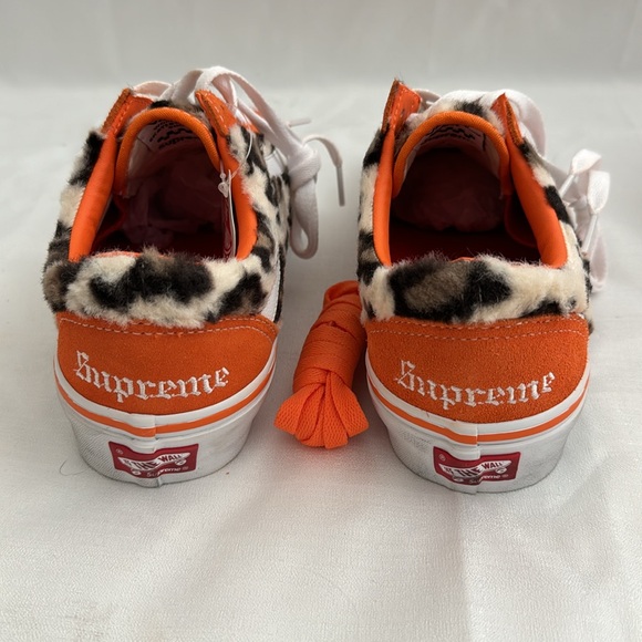 BNWT Supreme Vans ✨Host Pick✨ - Picture 3 of 9